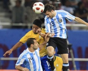 Puji Dinho, Menezes Sesalkan Kekalahan