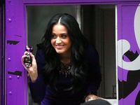 Katy Perry Rilis Parfum Purr