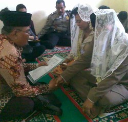 Tahanan Polsek Pabean Menikah