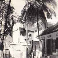 Pohon Kelapa Kembar, Gardu Pandang ke Mekah 