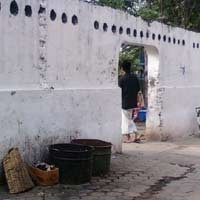 Tembok Pembatas, Pintu Terakhir Penghapus Ilmu Hitam 