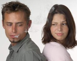 Kebiasaan Merokok Kurangi Jumlah Sperma Pria