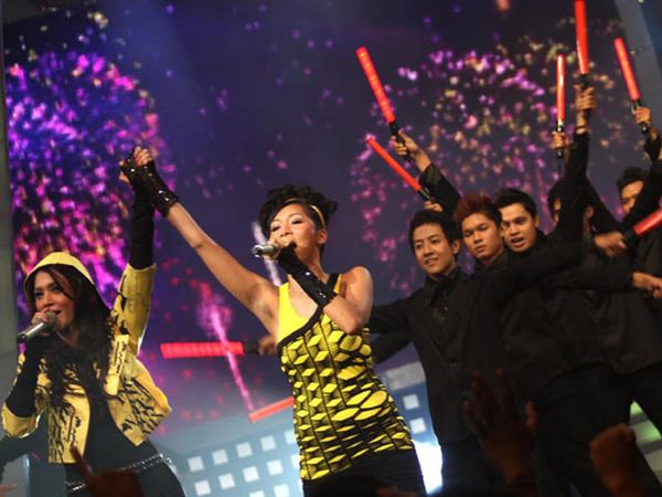 Konser di Theater Tanah Airku