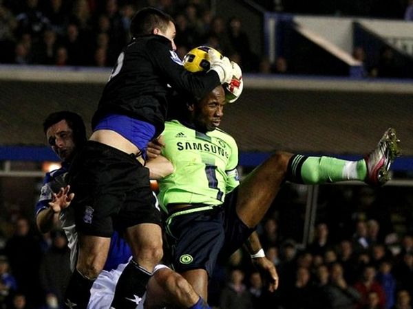 Foster Mentahkan Chelsea