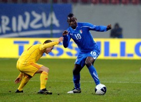 Ibra: Gabung Milan Saja, Balotelli