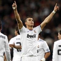 Ronaldo Tiga, Madrid Berpesta