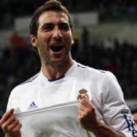 Higuain Absen Lawan Ajax