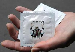 Kondom Sebagai Penangkal HIV Akhirnya Direstui Paus