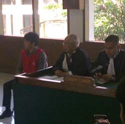 Sidang Perdana, Ariel Keukeuh Sebut Dirinya Korban Video Porno