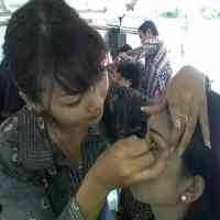 Sebelum Menikah, 180 Pasangan Nikah Massal Dirias di Monkasel