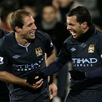 Tevez Dua Gol, City Permalukan Fulham 4-1