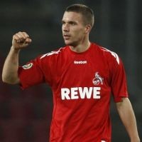 Dzeko dan Podolski Jadi Pahlawan