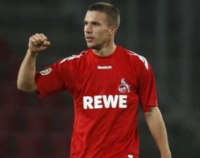 Dzeko dan Podolski Jadi Pahlawan