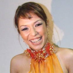 Syaharani Belum Menikah Karena Tak Siap Berkomitmen