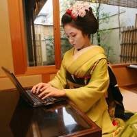 Facebook dan Twitter Tak Laku di Jepang