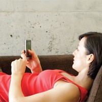 70% Anak Muda Indonesia SMS-an untuk Kencan