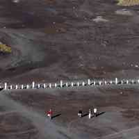 Meski Dilarang, Wisatawan Tetap Nekat Masuk Bromo