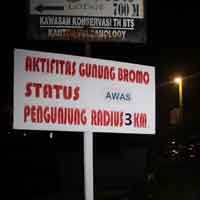 Gunung Bromo Masih Semburkan Asap Tebal