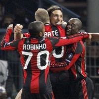 Ibra-Dinho Antar Milan ke 16 Besar