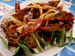 Kepiting dalam Tempurung Kelapa Muda