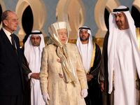 Ratu Elizabeth II Berkerudung