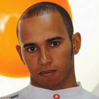 Kasar di Twitter, Hamilton Minta Maaf