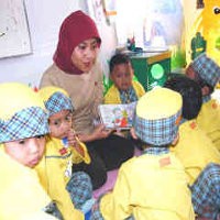 Hari Guru, Wali Murid PG/TK Al-Amin Ditantang Jadi Guru Sehari