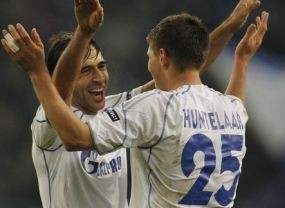 Schalke Loyo di Dalam, Segar di Luar