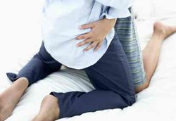 Cara Bermain Seks yang Berisiko Tinggi Menularkan HIV 