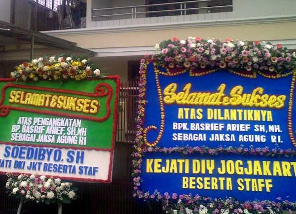 Basrief Kebanjiran Karangan Bunga 