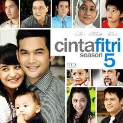 Bintang Cinta Fitri Tarik Perhatian di TPU Tanah Kusir