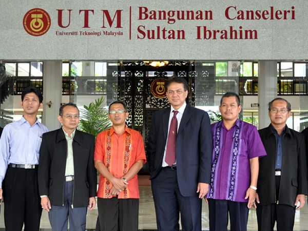  MOU IAIN Walisongo dengan UTM