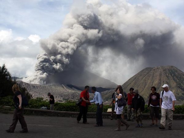 Bromo Tetap Memikat Wisatawan Bromo Tetap Memikat Wisatawan