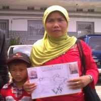 Entin Dapat Lukisan Tangan Buatan Ariel