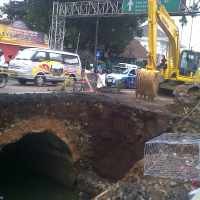 Amblasnya Jalan Pajajaran Diduga Akibat Konstruksi Rapuh