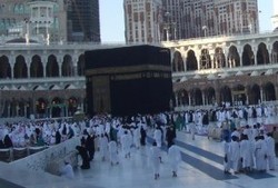 Memborong Alquran Madinah Agar Berkah