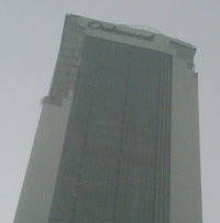 Puncak Apartemen Oakwood Rusak Kena Hujan Angin