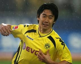 Dortmund Perkokoh Posisi dengan Gaya