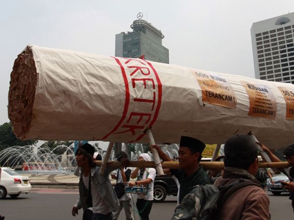 Perokok Tuntut Hak Merokok di Dalam Gedung