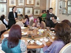 Dari Mengunyah Teh hingga Menyantap Ikan