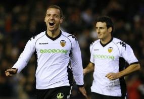 Dua Gol Soldado Menangkan Valencia