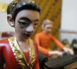 Pesinden Asal Jepang Manggung di UI