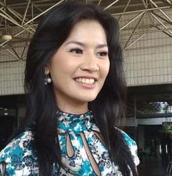 Asty Ananta Serius Jadi Penyanyi Rock n Roll