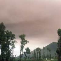 Semburan Abu Bromo Sempat Mengarah ke Probolinggo