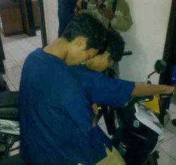 Duo Penjambret Tak Berkutik Dikejar Polisi