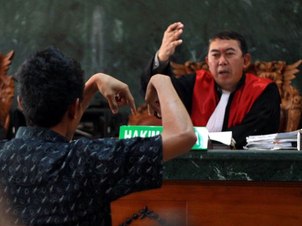 Sidang Kasus Anak Kecil Terjepit Eskalator  