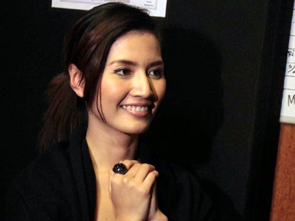 Senyum Sumringah Asty Ananta