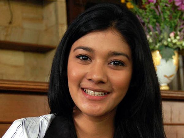 Rambut Nasyilla Mirdad Terurai