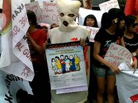 Obat Antiretroviral Mahal, Waria Demo