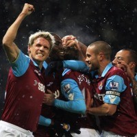 Hantam MU, West Ham Tembus Empat Besar